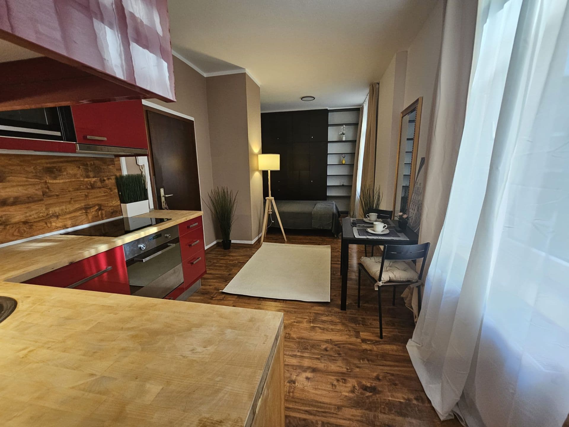 Bienvenue à Belgisches Viertel: Schlüsselfertige 1-Zimmer Wohnung nahe dem Friesenplatz
